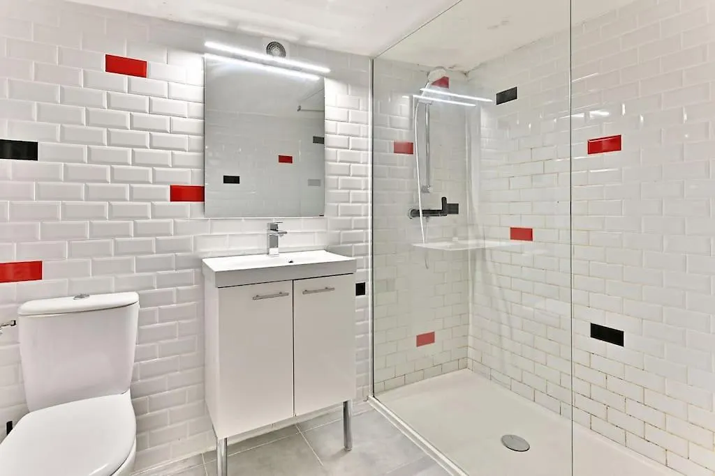 Avec Mezzanine Boulevard Voltaire * 파리