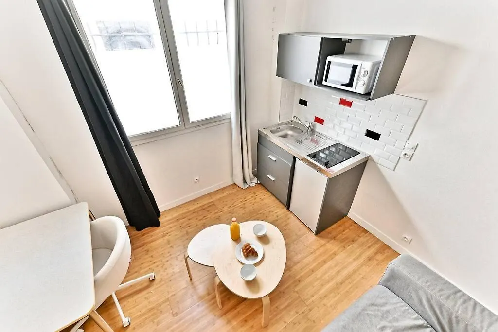 Avec Mezzanine Boulevard Voltaire 아파트